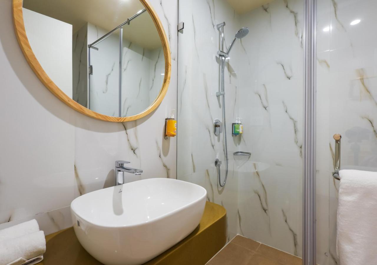 Bloom Hotel - Golf Course Road, Sector 43 Gurgaon Exterior photo