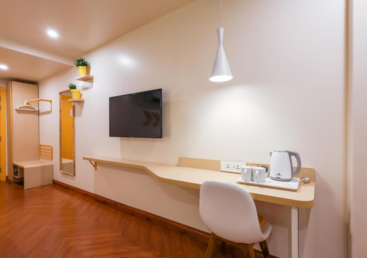 Bloom Hotel - Golf Course Road, Sector 43 Gurgaon Exterior photo